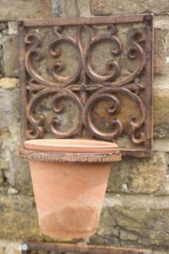 Cast Iron Pot Holder -GardenGlamour pr2000004463 card3 lg